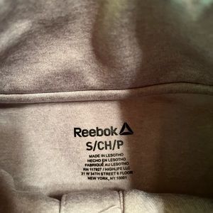Wmns Reebok casual/golf/workout top. Size small